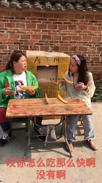 找亮点吃瓜搞笑视频,笑料百出！揭秘“找亮点”吃瓜搞笑视频背后的趣味人生