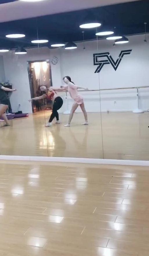 舞蹈女神吃瓜视频大全